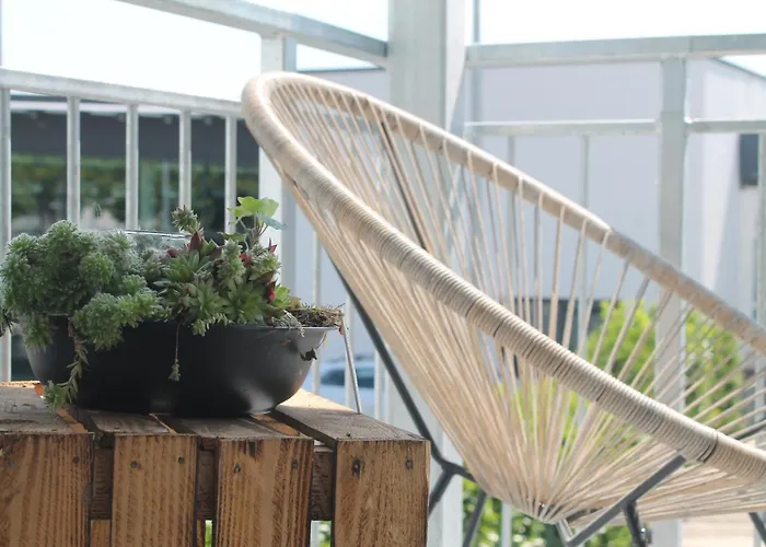 African-style - Stadtnah, Parkplatz, E-ladestation Fuer Auto & Fahrraeder, Gitterbox Fuer Fahrraeder, Fitnessstudio * Koblenz (Rhineland-Palatinate)