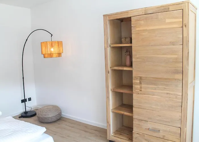 African-style - Stadtnah, Parkplatz, E-ladestation Fuer Auto & Fahrraeder, Gitterbox Fuer Fahrraeder, Fitnessstudio *