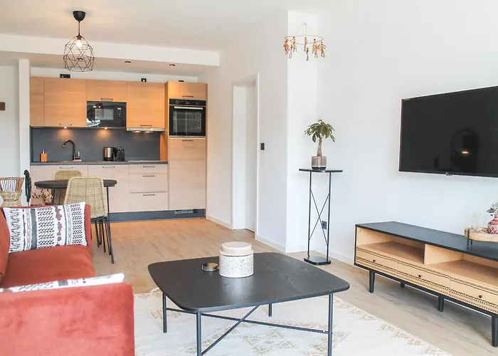 Appartement African-style - Stadtnah, Parkplatz, E-ladestation Fuer Auto & Fahrraeder, Gitterbox Fuer Fahrraeder, Fitnessstudio Koblenz (Rhineland-Palatinate)